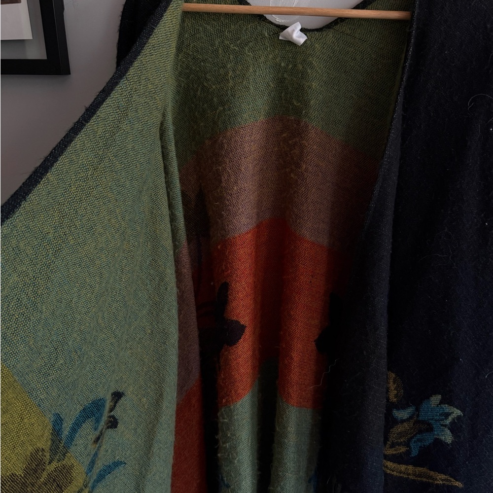Multicolor Fringe cape - Picture 5 of 8